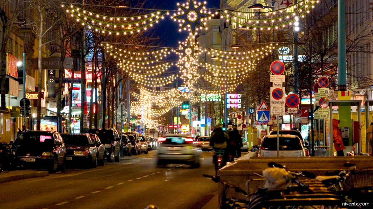 Mariahilfer Straße at Christmas