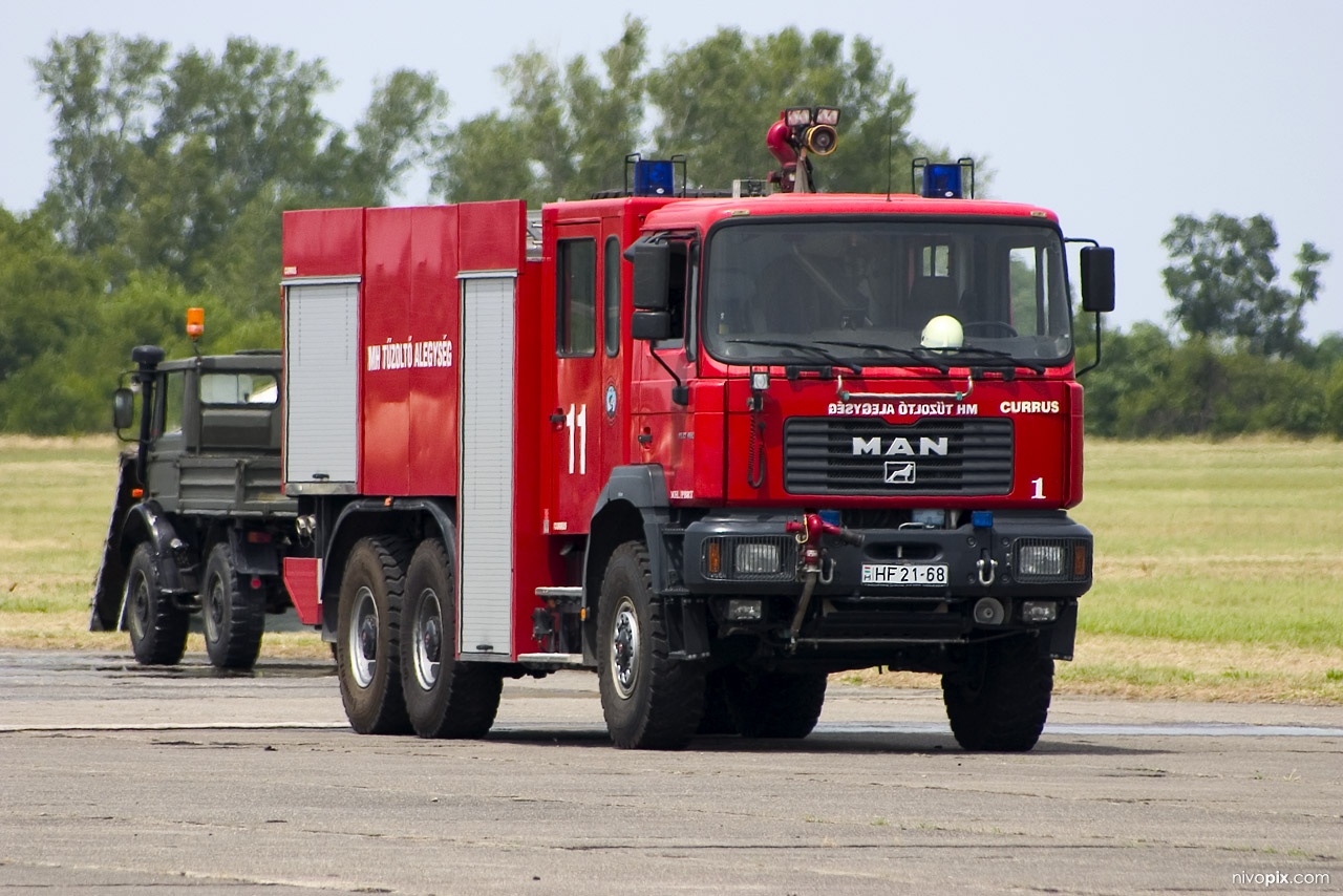 MAN F90 - FE27 460 fire truck