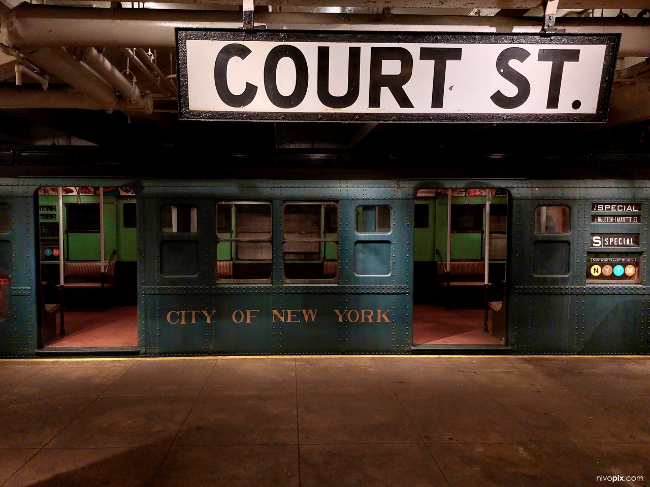 Court Street subway station, New York