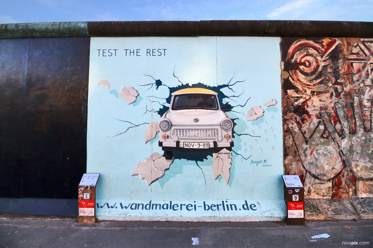 Test The Rest - Trabant, East Side Gallery, Berlin Wall