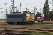 MÁV 630 (V63) and ÖBB 1116 Taurus at railway border between Austria and Hungary