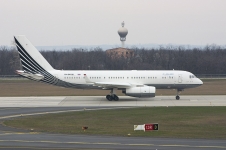 Business Aero Tupolev Tu-204-300, RA-64010