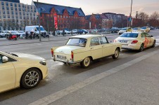 Peugeot 404 Taxi at Berlin Ostbahnhof