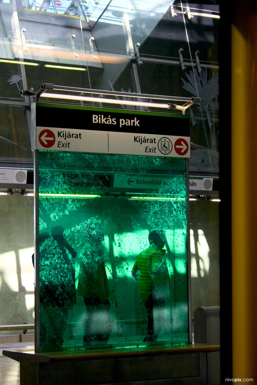 4-es metró - Bikás park metróállomás a legelső vonatból